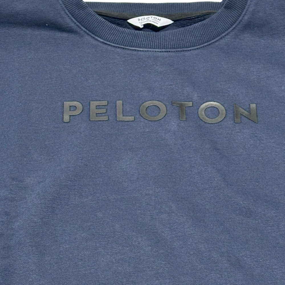 Peloton navy crop fleece Sweatshirt size medium NWT - Picture 4 of 8
